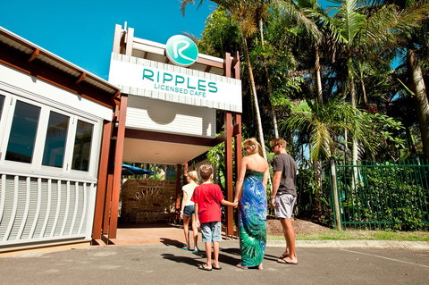 Ripples Licensed Cafe - Tourism Gold Coast 1