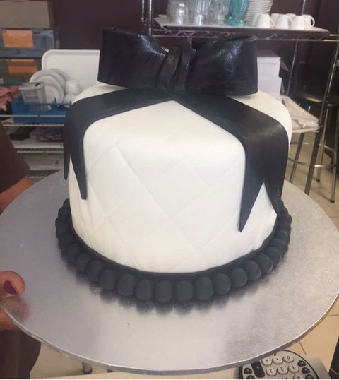 RE Artisian Patisserie - Tourism Gold Coast 0