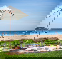 Picnic by the Sea - Tourism Gold Coast