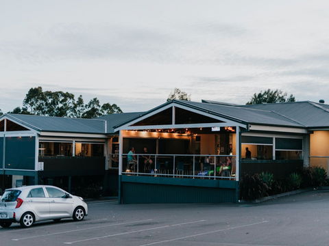 The George Tavern Greenhills - Tourism Gold Coast 1