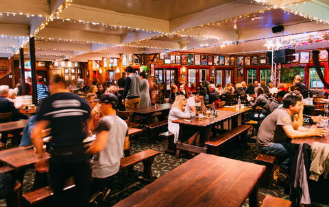 Settlers Tavern - Tourism Gold Coast 1