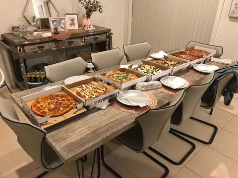 Sinatra’s Pizzeria - Tourism Gold Coast 0