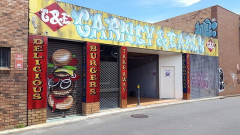 Carney & Earl's - Tourism Gold Coast 0
