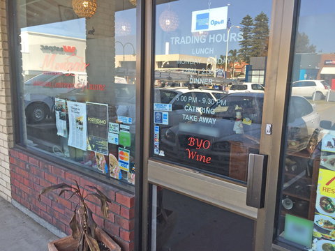 MONGGO Restaurant - Tourism Gold Coast 0