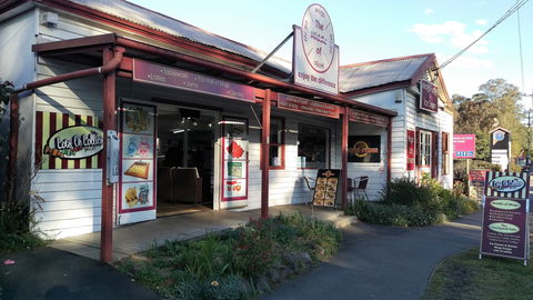 Mogo Fudge And Ice Cream /  Courtyard Cafe / Lots Of Lollies Mogo - Tourism Gold Coast 0