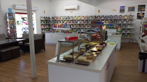 Mogo Fudge And Ice Cream /  Courtyard Cafe / Lots Of Lollies Mogo - Tourism Gold Coast 2