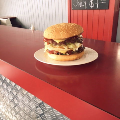 Danny's Burgers - Tourism Gold Coast 0