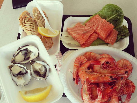 Fisheries On The Spit - Tourism Gold Coast 0