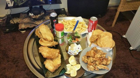 Mina Bay Seafood - Tourism Gold Coast 0