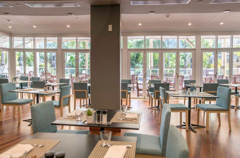 Poolside Restaurant And Bar - Tourism Gold Coast 2