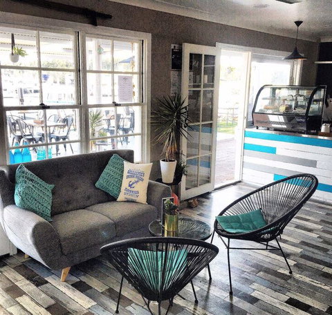 The Anchorage Cafe - Tourism Gold Coast 18