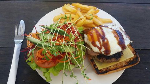 Illawong Hotel - Tourism Gold Coast 0