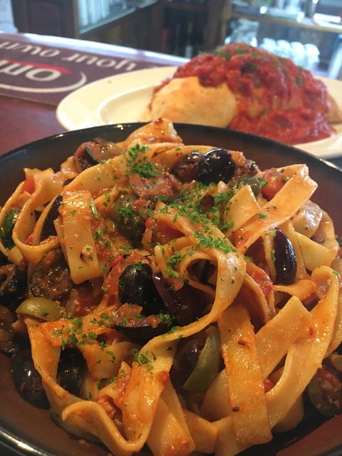 Eat-a-Pizza - Tourism Gold Coast 2