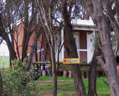 Arthur River Store - Tourism Gold Coast 0