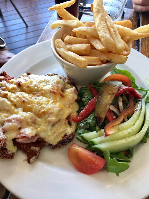 Comfort Inn The Pier Restaurant - Tourism Gold Coast 3