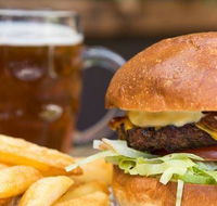 Waroona Hotel - Tourism Gold Coast