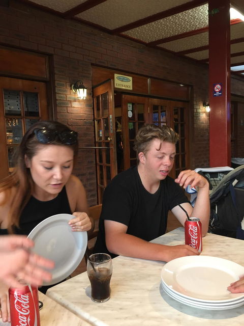 Sheffield's Bar & Restaurant - Tourism Gold Coast 3