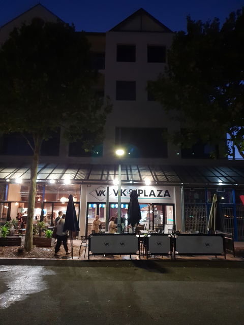 VK's On The PLAZA - Tourism Gold Coast 6