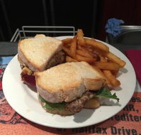 Bull and Bush Tavern - Tourism Gold Coast