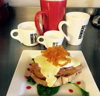 Dampir Beachfront Cafe  Takeaway - Tourism Gold Coast