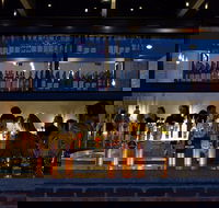 Small's Bar and Bites - Tourism Gold Coast