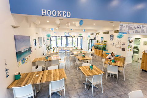Hooked On Middleton Beach Fish & Chips - Tourism Gold Coast 0
