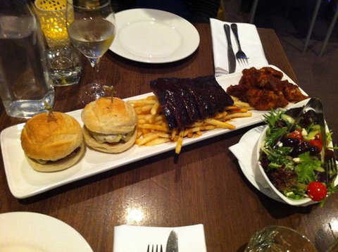 The Highway - Tourism Gold Coast 0