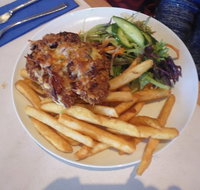 Beach Hotel - Tourism Gold Coast