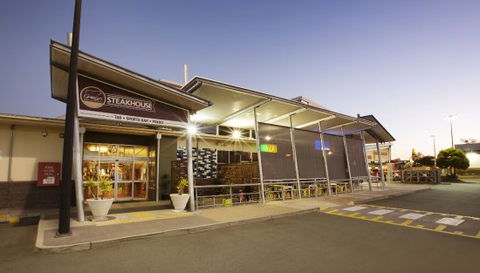 Victoria Point Tavern - Tourism Gold Coast 0
