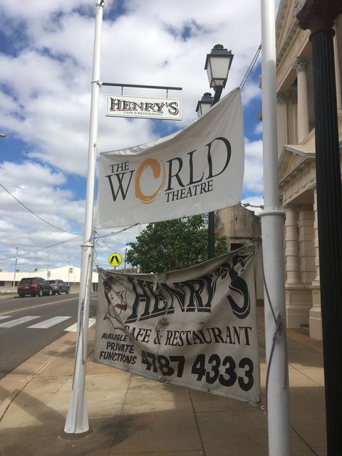 Henry's Cafe And Restaurant - Tourism Gold Coast 1