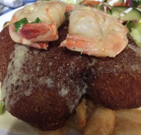 Larrikin Hotel Bistro. - Gold Coast