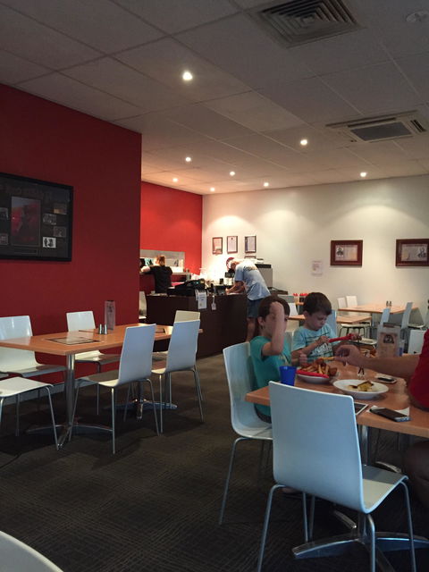The Birdcage Hotel Pty Ltd - Tourism Gold Coast 3