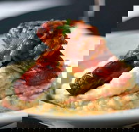 Bernborough Tavern - Tourism Gold Coast