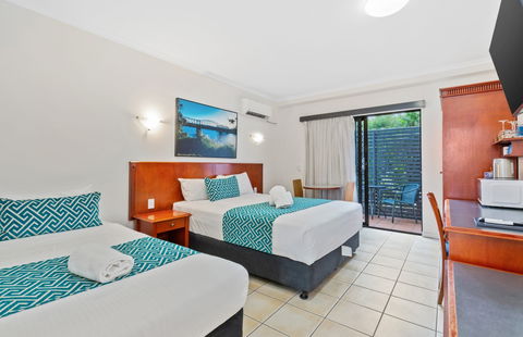 The Coffee House Apartments & Bistro - Tourism Gold Coast 4