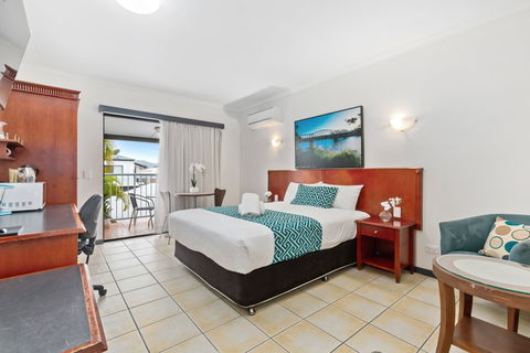 The Coffee House Apartments & Bistro - Tourism Gold Coast 16