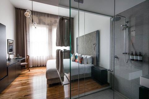 The Old Clare Hotel - Tourism Gold Coast 9