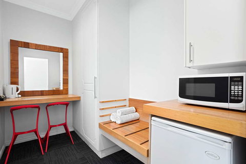 Comfort Inn, The International - Tourism Gold Coast 4