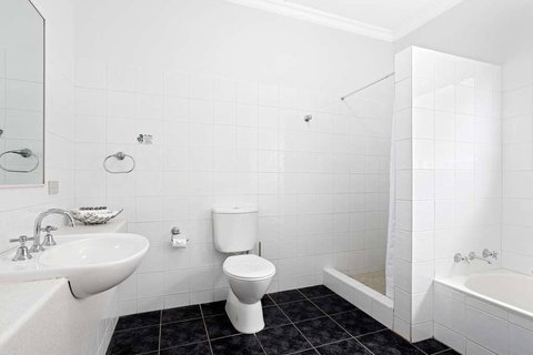 Comfort Inn, The International - Tourism Gold Coast 12