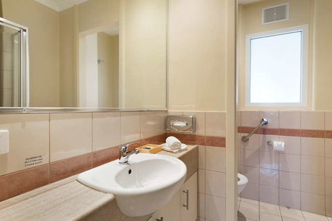 The Peninsula Riverside Apartments - Tourism Gold Coast 6