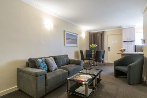 The Peninsula Riverside Apartments - Tourism Gold Coast 7