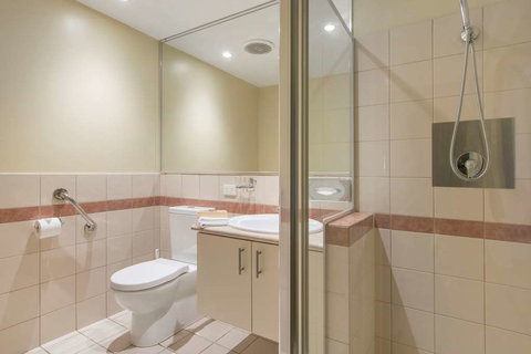 The Peninsula Riverside Apartments - Tourism Gold Coast 12