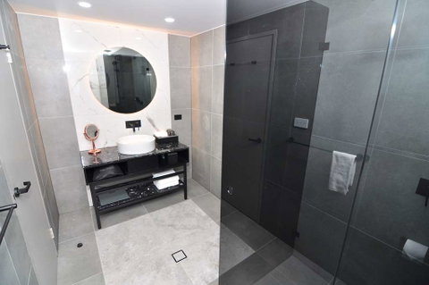Deco Hotel - Tourism Gold Coast 2