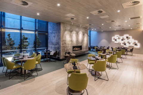 Deco Hotel - Tourism Gold Coast 4
