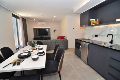 Deco Hotel - Tourism Gold Coast 6