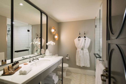 Mayfair Hotel - Tourism Gold Coast 7