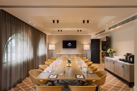 Mayfair Hotel - Tourism Gold Coast 9
