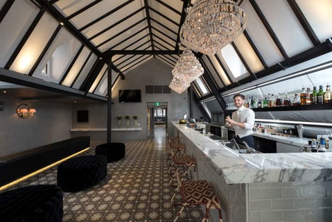 Mayfair Hotel - Tourism Gold Coast 15