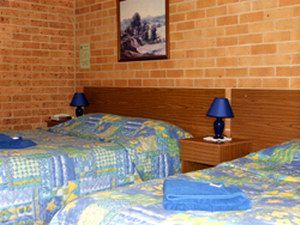 White Lanterns Motel - Tourism Gold Coast 1