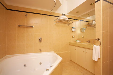 Quest Savoy - Tourism Gold Coast 8