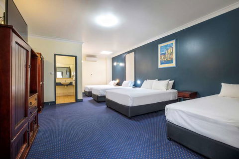 Atherton Hotel - Tourism Gold Coast 7
